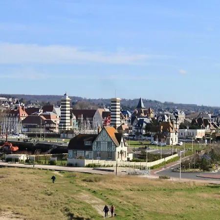 Les Marinas-6 By Interhome