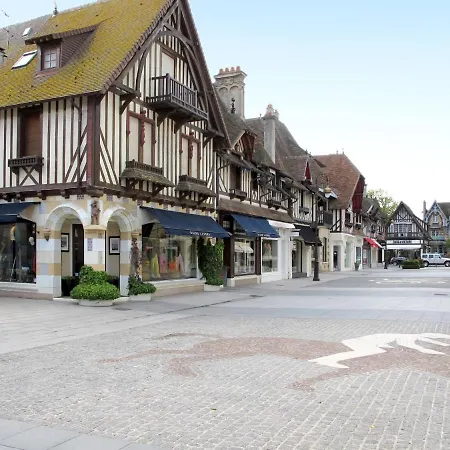 Les Marinas-6 By Interhome