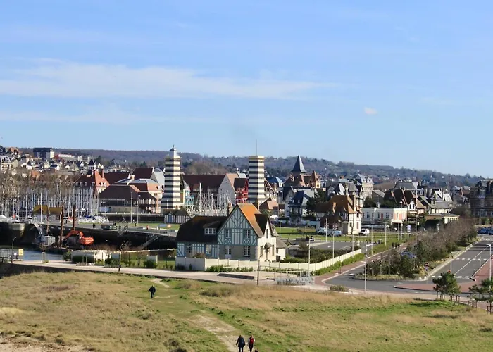 Les Marinas-6 By Interhome