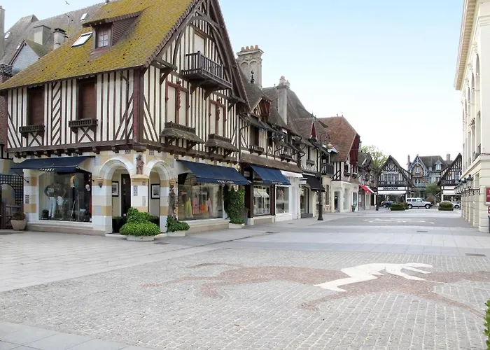 Les Marinas-6 By Interhome